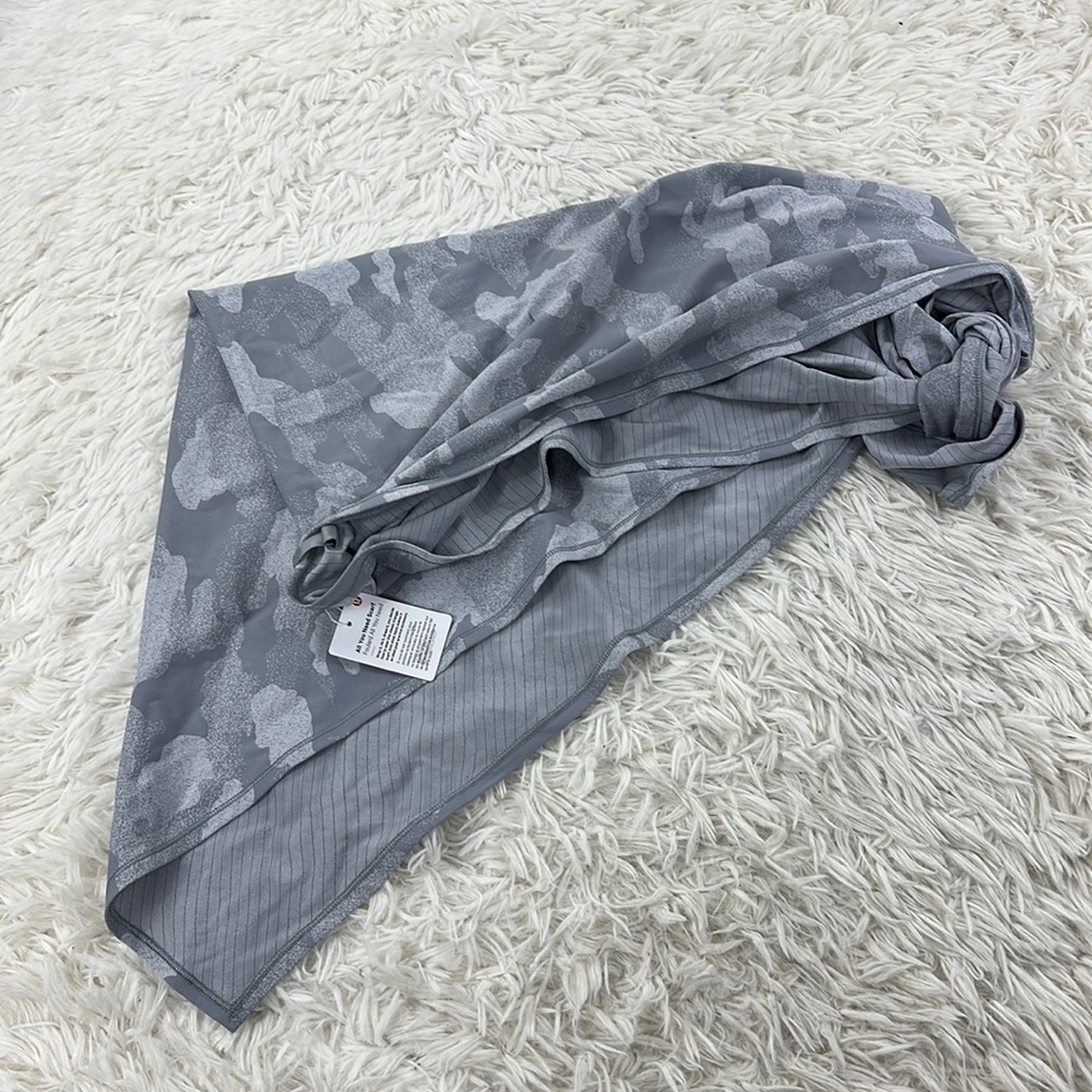 NWT Lululemon All You Need Scarf Heritage Speckle Camo Jacquard Rhino Grey
